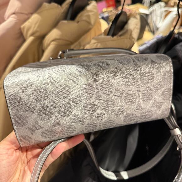 Coach Gia Crossbody Bag In Signature Canvas CCK70 Silver NWT - Picture 4 of 6